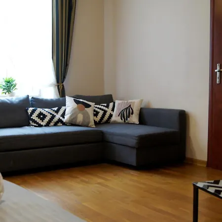 Cozy Old Town Apartment
