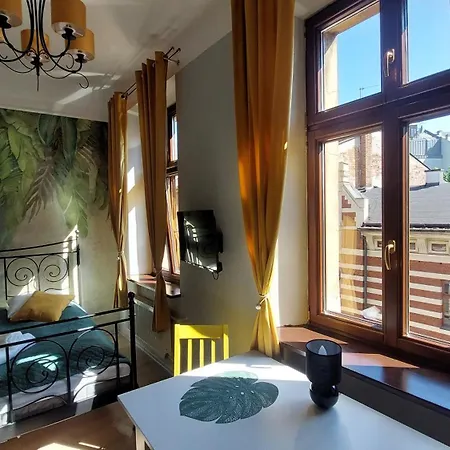 Cozy Old Town Apartment