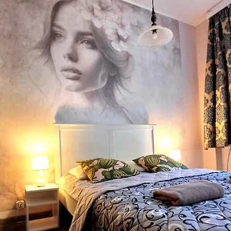 Cozy Old Town Apartment