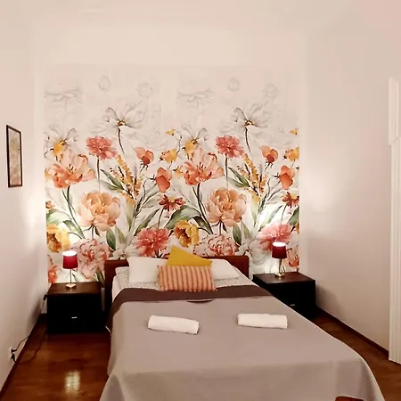 Cozy Old Town Apartment