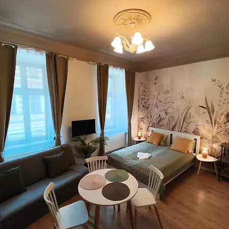 Cozy Old Town Apartment